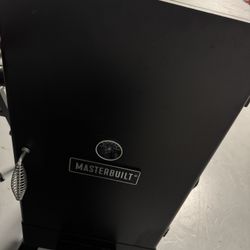 Smoker By masterBuilt- Only Used A Handful Of Times 