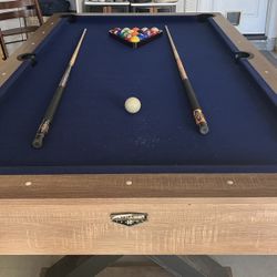 7 Foot Pool table, Hathaway Excalibur. Well Maintained