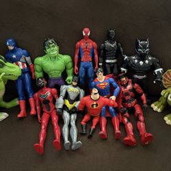 12 Marvel Toys 