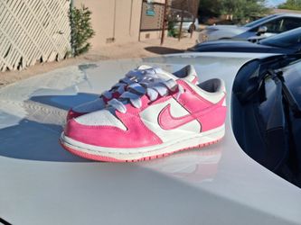 **NIKE DUNKS LOW TOP SHOES**