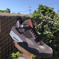 Jordan 4 “Taupe Haze” Size 8 And 10