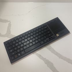 Logitech K830 - Illuminated Wireless Keyboard