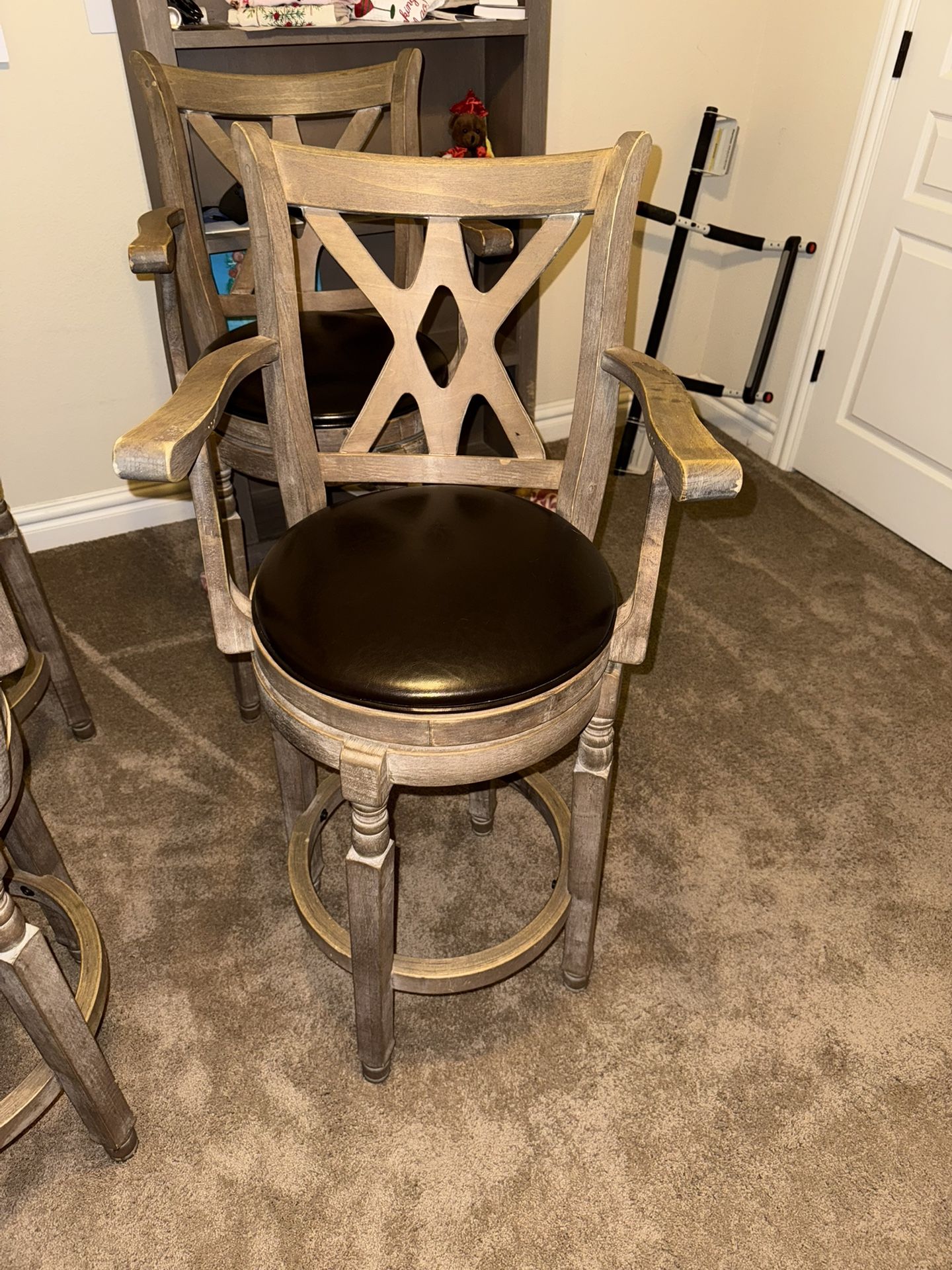 Set of 4 Swivel Bar Stools
