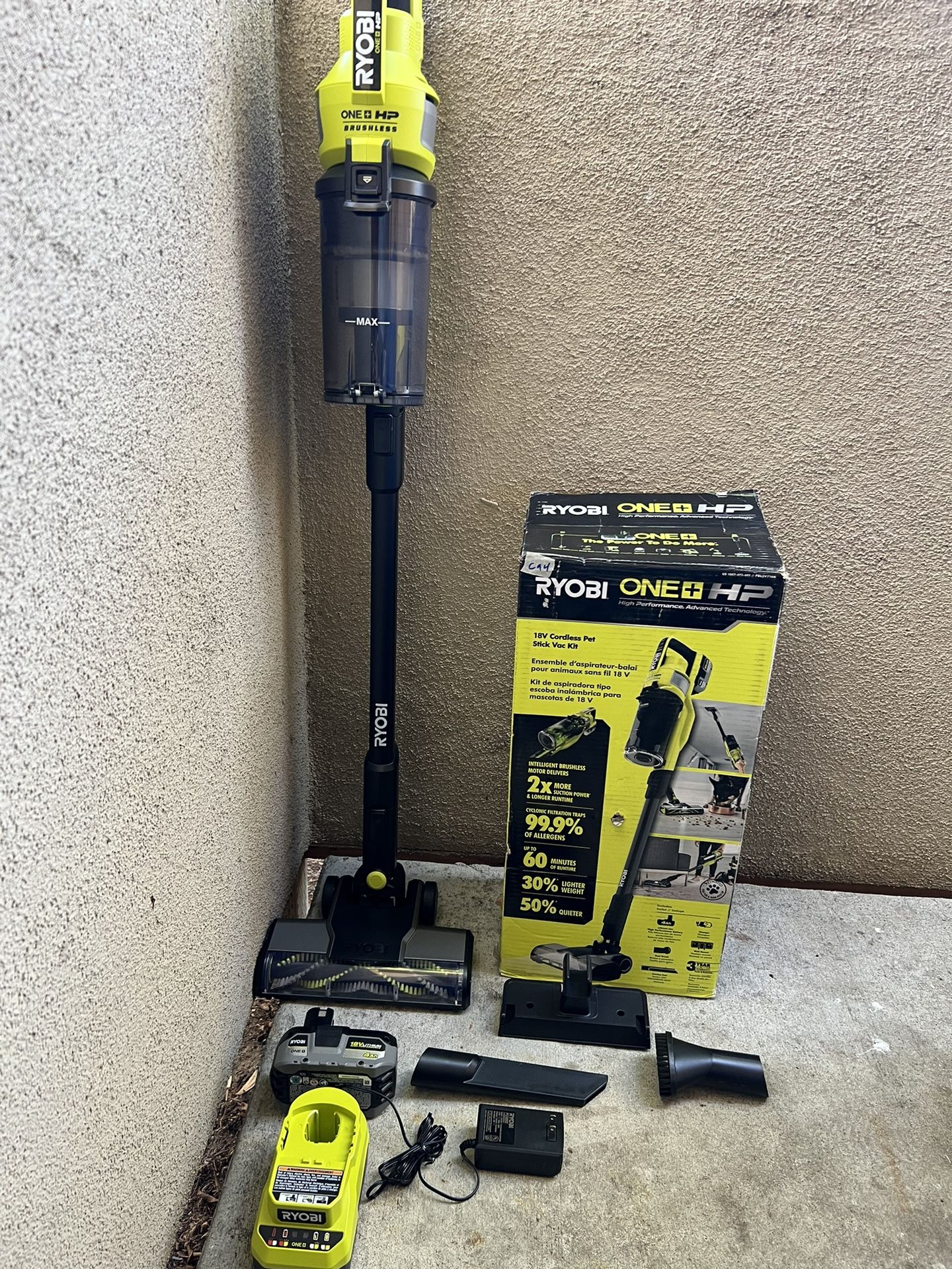 RYOBI ONE+ HP 18V Brushless Cordless Pet Stick Vacuum Cleaner Kit with 4.0 Ah HIGH PERFORMANCE Battery and Charger