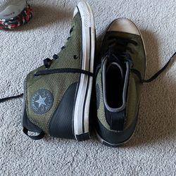 CONVERSE 11 LIGHTLY USED 