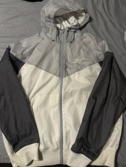 nike windbreaker