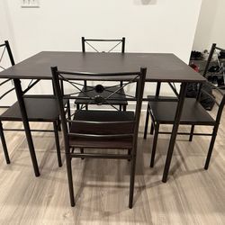 Dining Room Table And Chairs 