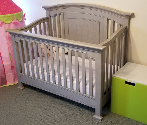 Crib & Dresser Set - Baby Nursery Furniture