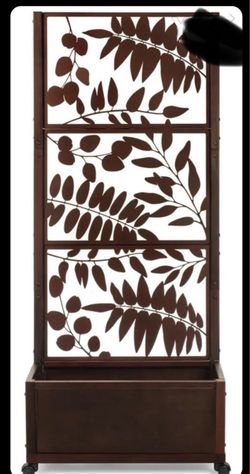 Trellis with planter
