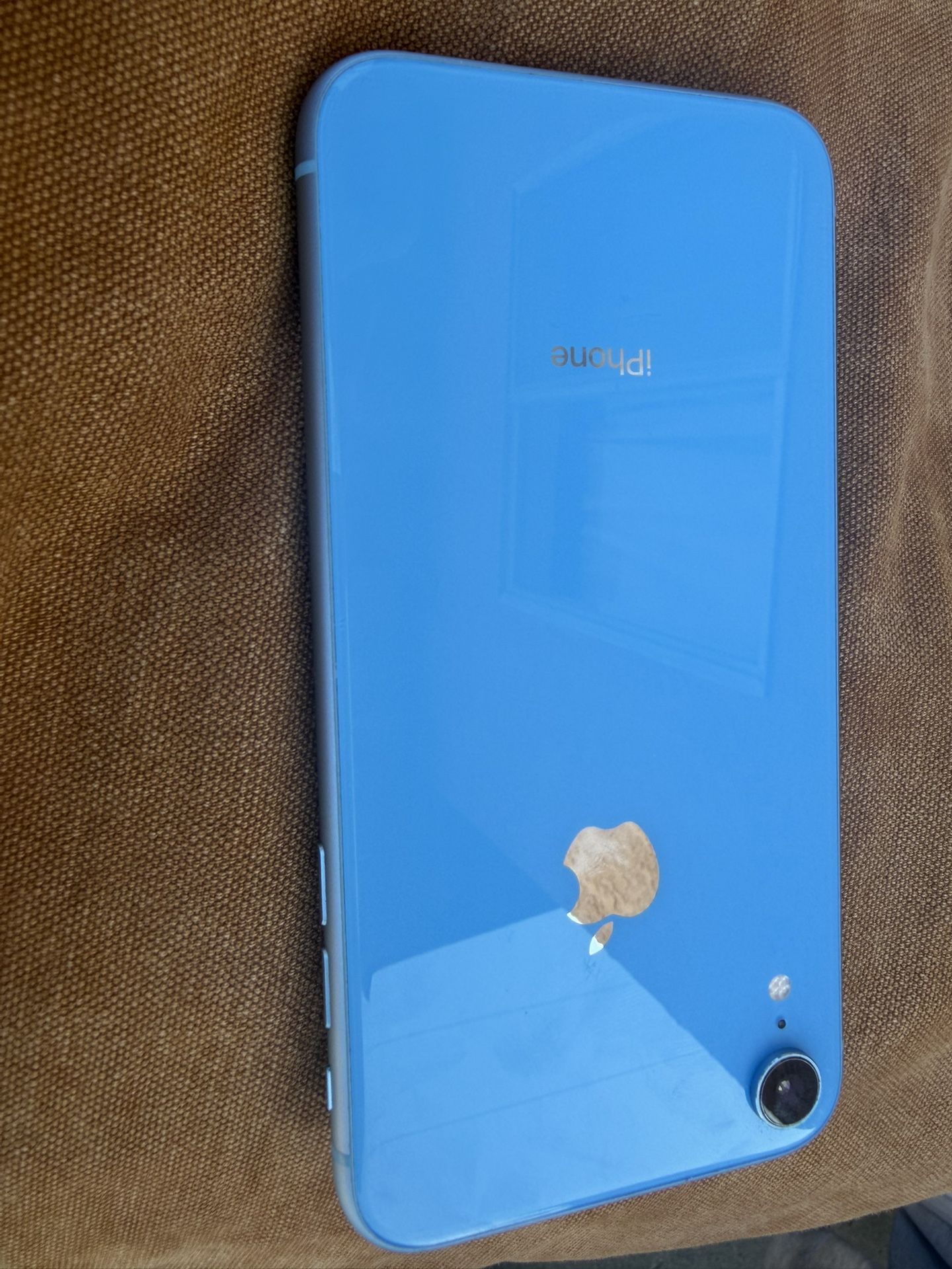 iPhone XR 128g $170 Unlocked Great Condition