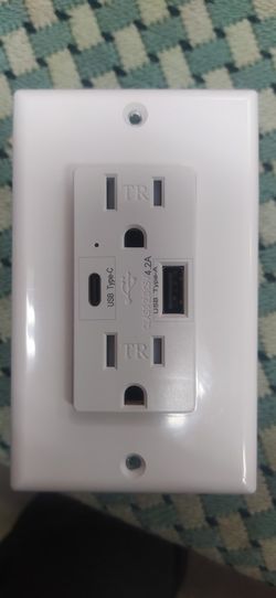 Class 2 Power Unit Input 15A 125VAC. 80HZ Output 5DVC 2_ Port USB Charger