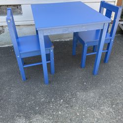 Kids Table 2 Chairs