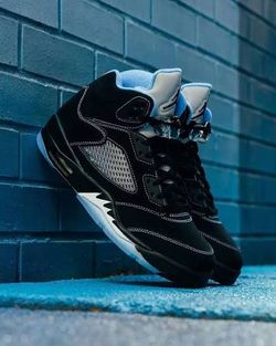 Jordan 5 black University blue size 10, 10.5,11,12