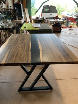 Live edge table’s Wine racks Cutting boards Serving boards