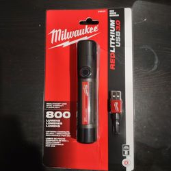 Milwaukee 800 Lumens LED Flashlight Headlamp LED Rechargeable 🩸FIRM PRICE🩸