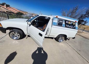 Garage kept 1994 toyota truck