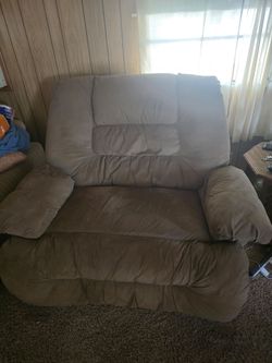 Oversized recliner
