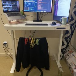 Seville Classics Airlift Electric In White 