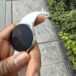Samsung Galaxy Watch 4 LTE 