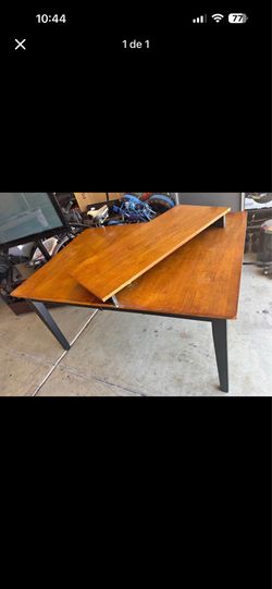 Expandable Dining Table for 6–8 People