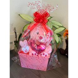 Valentines Gift Basket 💖