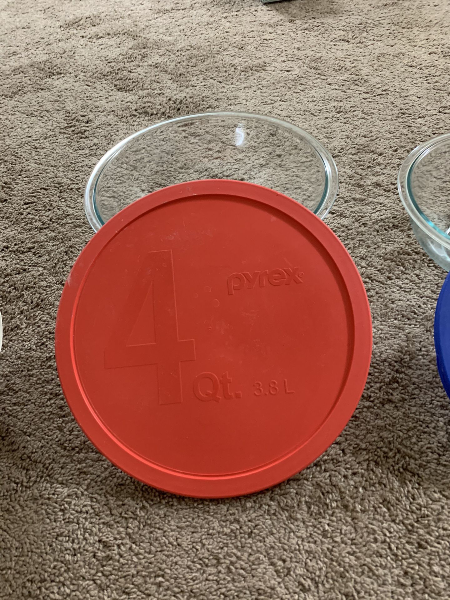 Pyrex Bowls with lids