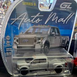 Greenlight Auto Mall Series 8 Ford F-Series Dually 1:64
