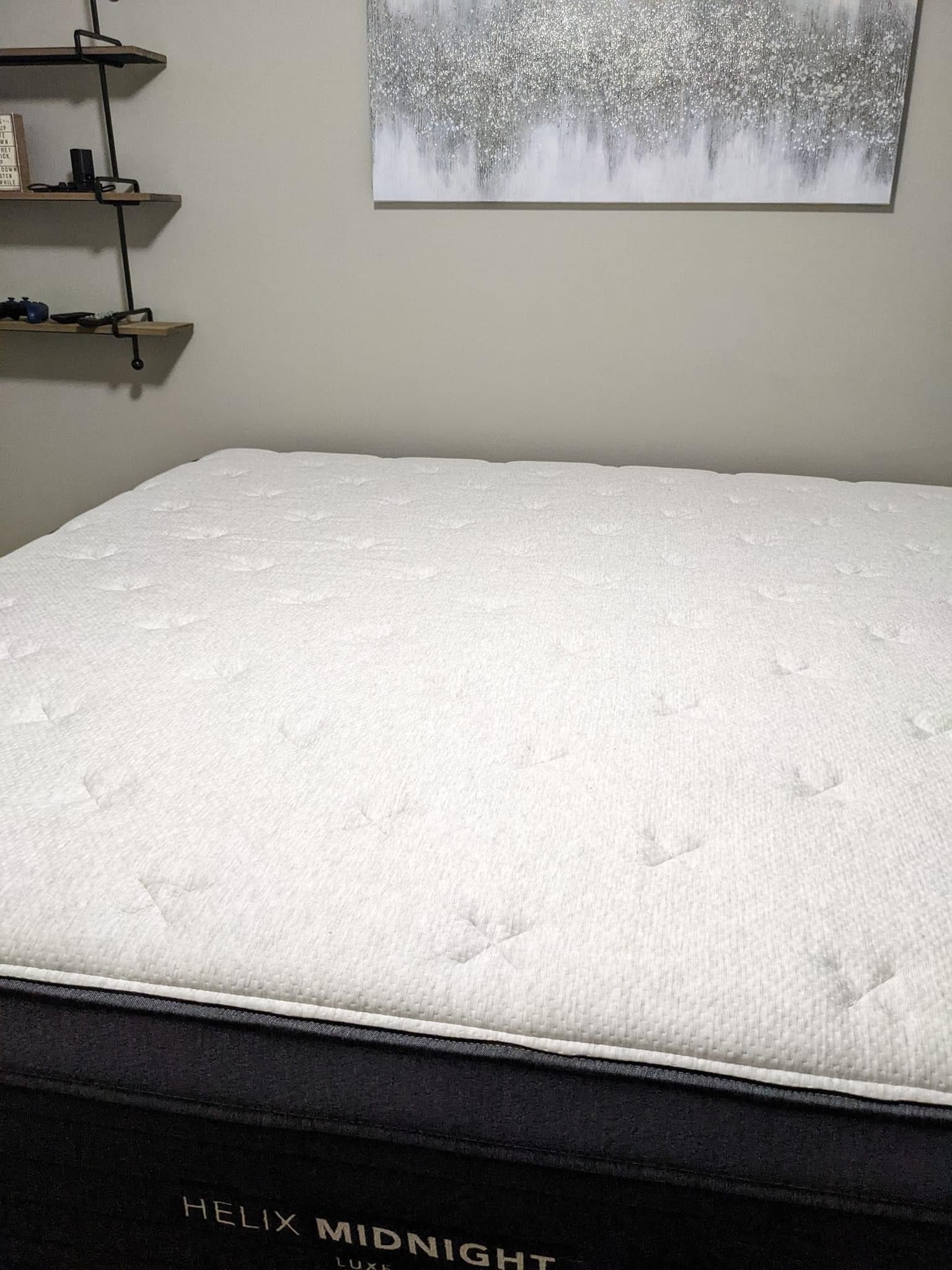 Helix Luxe Midnight Full Size Mattress Bed