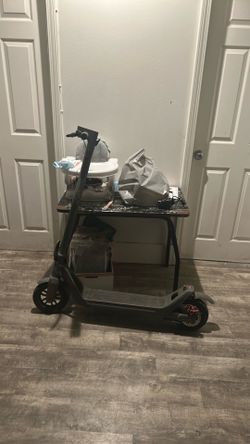 Phantom  e scooter  the max speed is 15 mph but it goes 13  because it has a flat tire