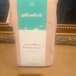 Pillow fort Fitted Pink Sheet New