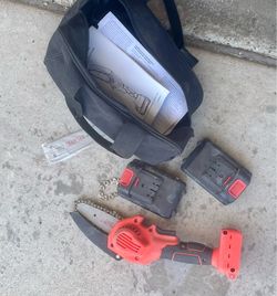 Hand saw w new blade and chain. Off Boxelder dr 92563