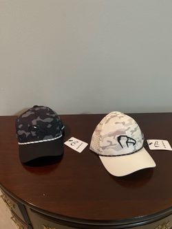 2 Golf caps plus caddie towel - Brand new
