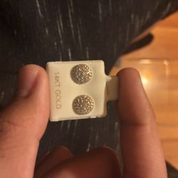 14kt gold earrings