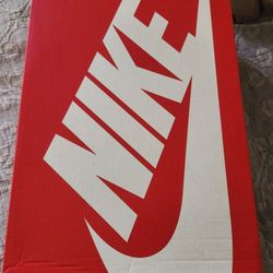 Almost NEW NIKE Shoes 