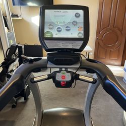 TRUE CS550 Commercial Treadmill