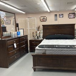 Queen Bed 4pc Set $999.99