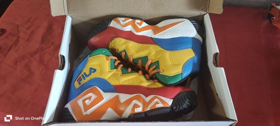 Fila's Boy's Size 4
