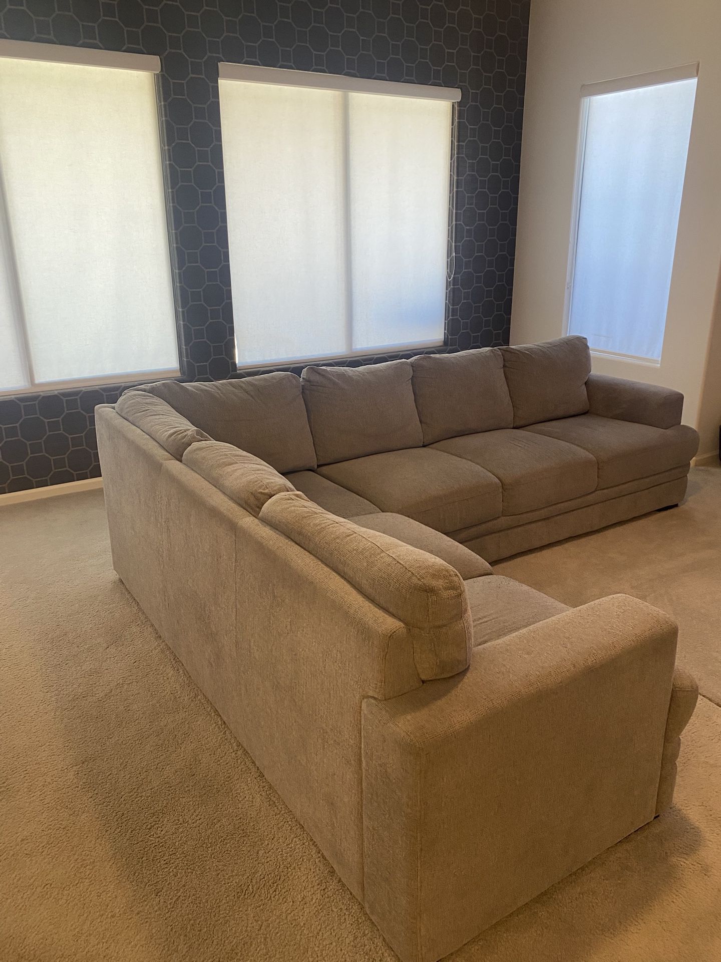L shaped sofa/sectional
