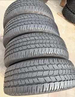 275 70 18 Michelin Tires Con 80% de Vida Las 4