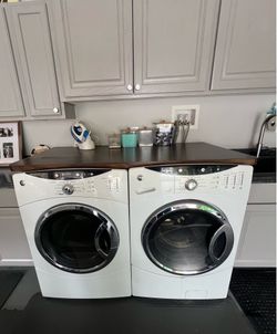 GE Front Load Washer & Gas Dryer Set