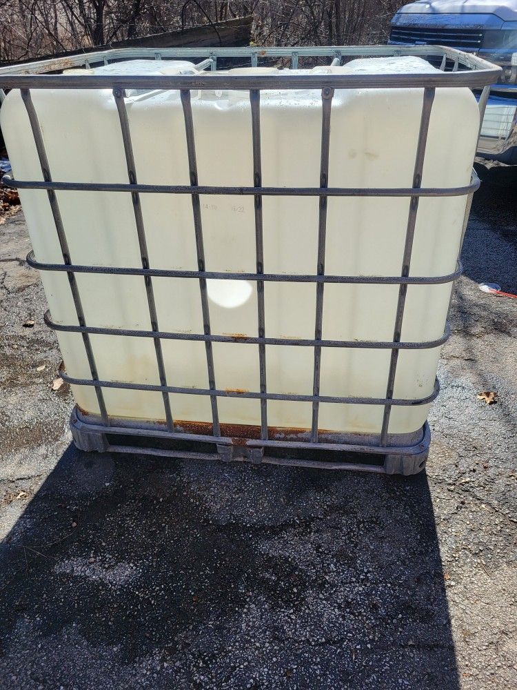 275 Gallon IBC totes 