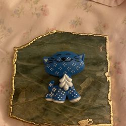 Avon Vintage Kitty Pin In Box With Perfume Inside 