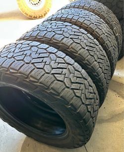 275 60 20 Nitto I sell this Seth of tires with 80% life the 4