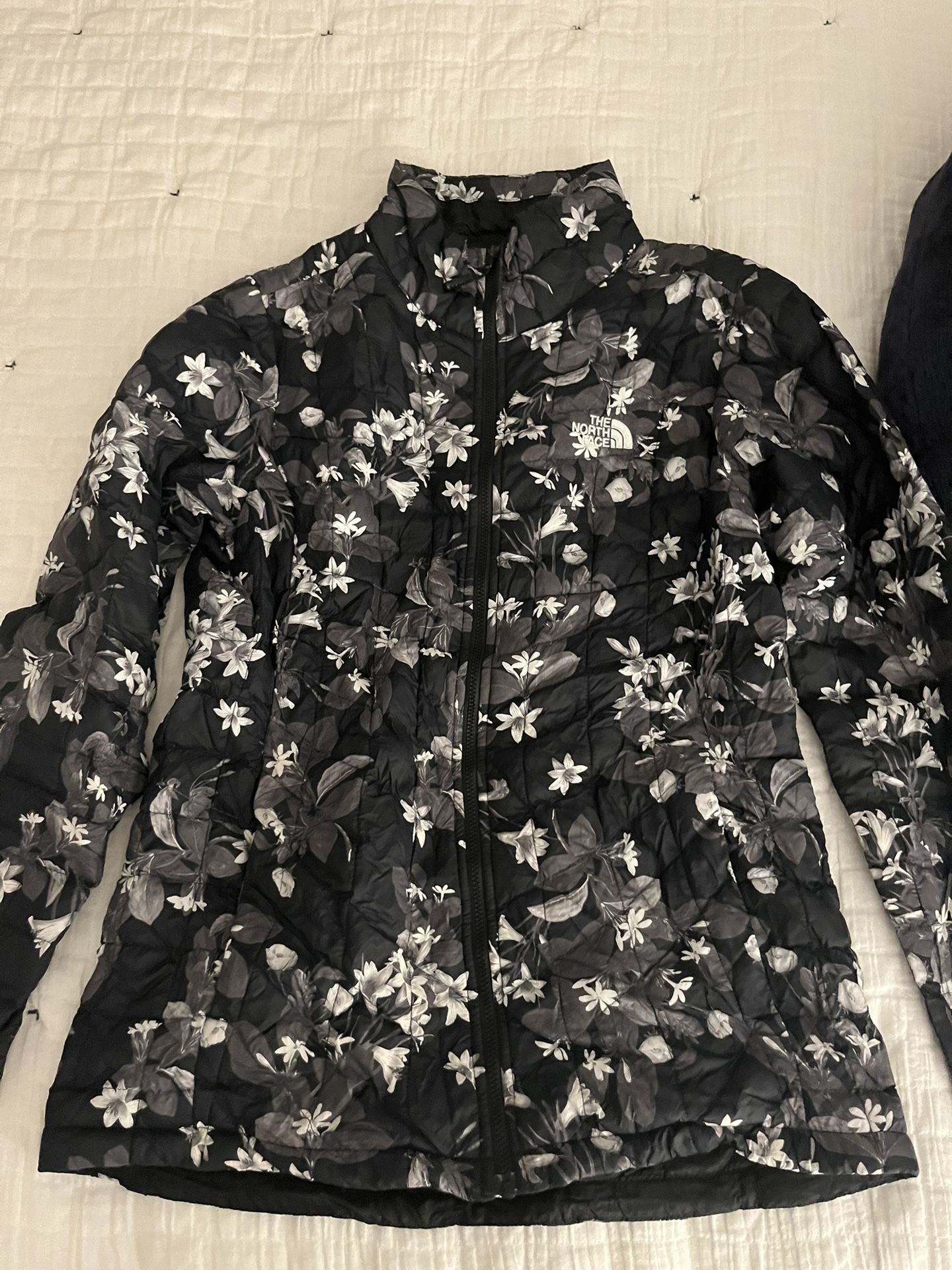 THE NORTH FACE TNF Puffer Jacket SMALL