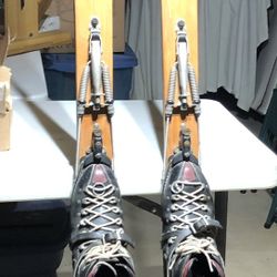 1964 - Vintage Old Wooden Skies and Boots