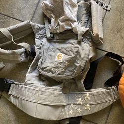 2 Baby Carriers Ergo baby