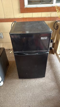 Mini fridge