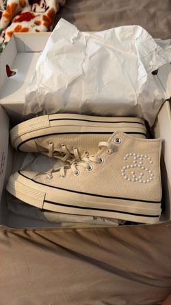 Stüssy x Converse Chuck 70 Fossil Pearl – Women’s 8 / Men’s 6