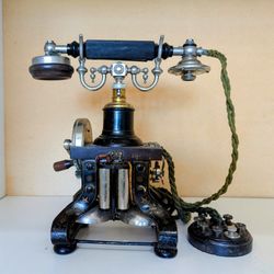~1900 Ericcson Desk Telephone 