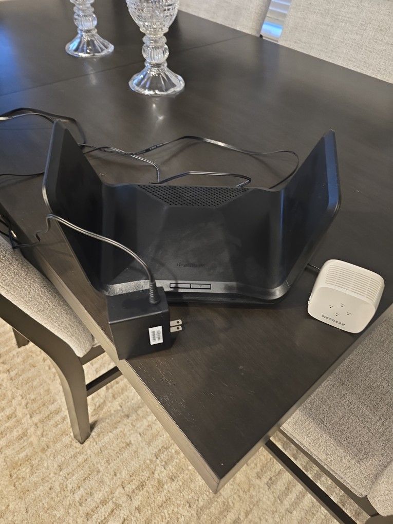 NETGEAR NIGHTHAWK AXE7800 With Extender
